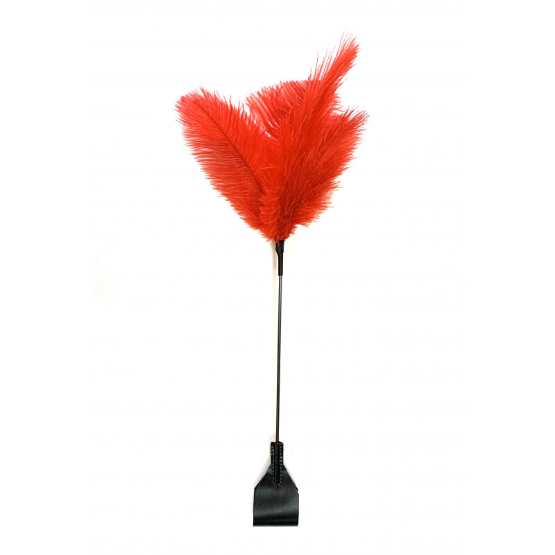 Щекоталка-стек с красными перьями страуса
