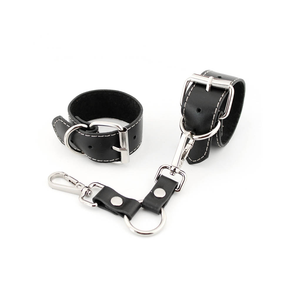 Узкие наручники с декоративной строчкой