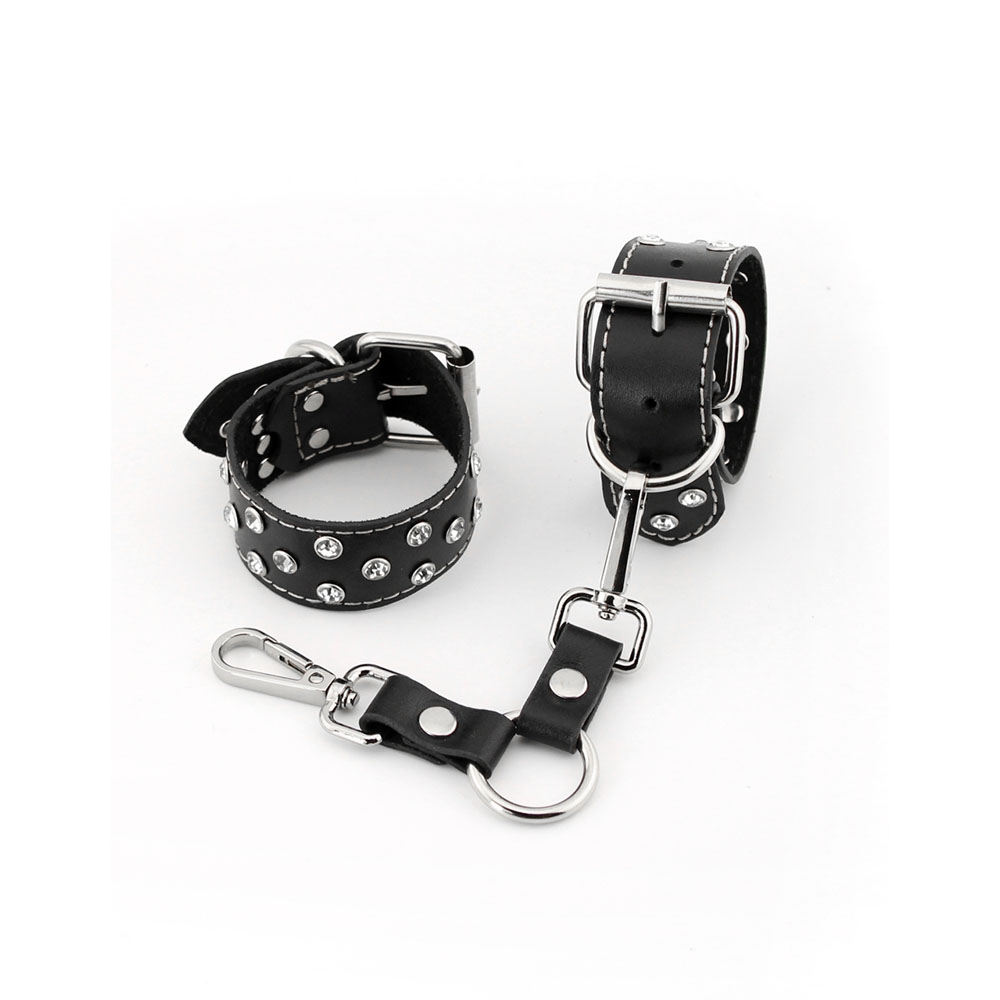Узкие наручники со стразами и декоративной строчкой, черные