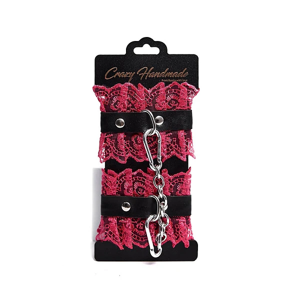 Кожаные оковы с кружевом цвета фуксия