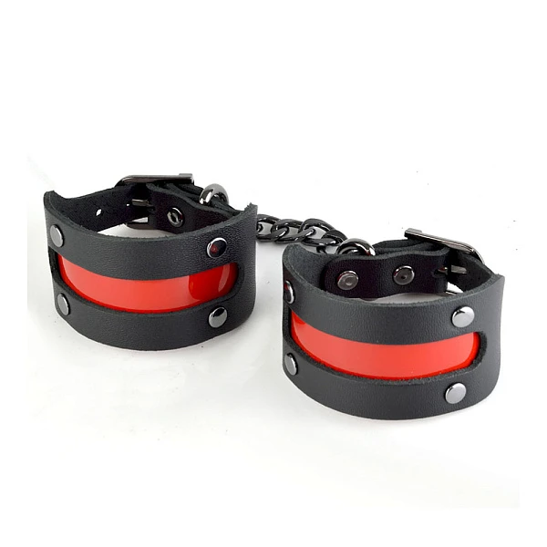 Кожаные наручники «Пятница» с красными вставками