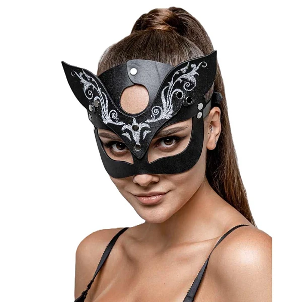 Маска «Кошечка» с серебристым рисунком