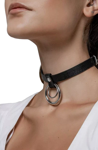 Чокер с кольцами