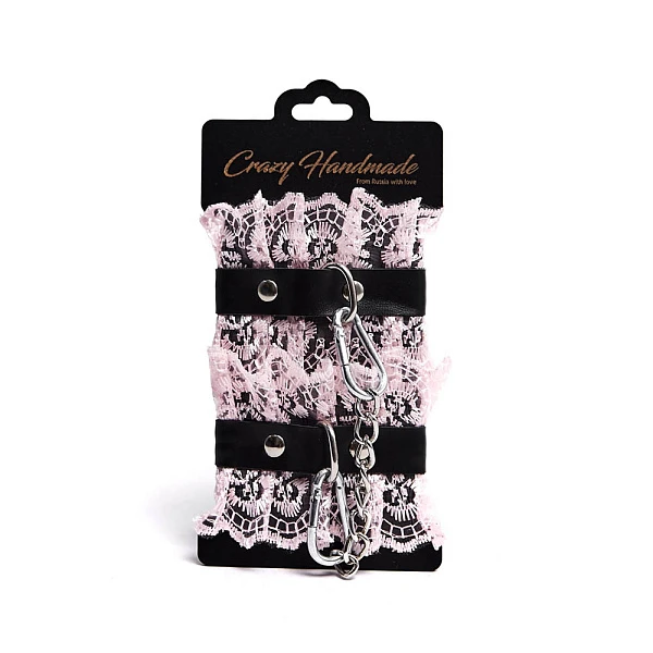 Кожаные оковы с розовым кружевом