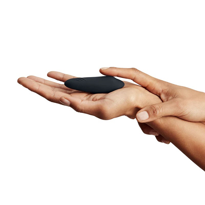 WVI_Moxie_Black_Hand1_c94dde56231f_800x