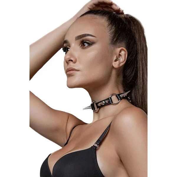 Чокер с шипами и кольцами