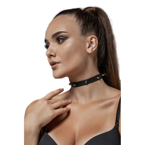 Чокер с шипами